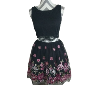 City Studio size 7 Like New 2 piece home coming dance